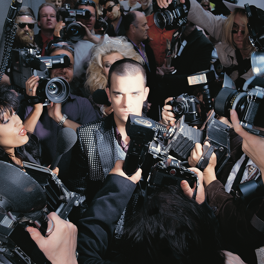 25° ANNIVERSARIO DELL’ALBUM “LIFE THRU A LENS”  DI ROBBIE WILLIAMS, IL 2 DICEMBRE USCIRÀ UNA NUOVA EDIZIONE DELUXE